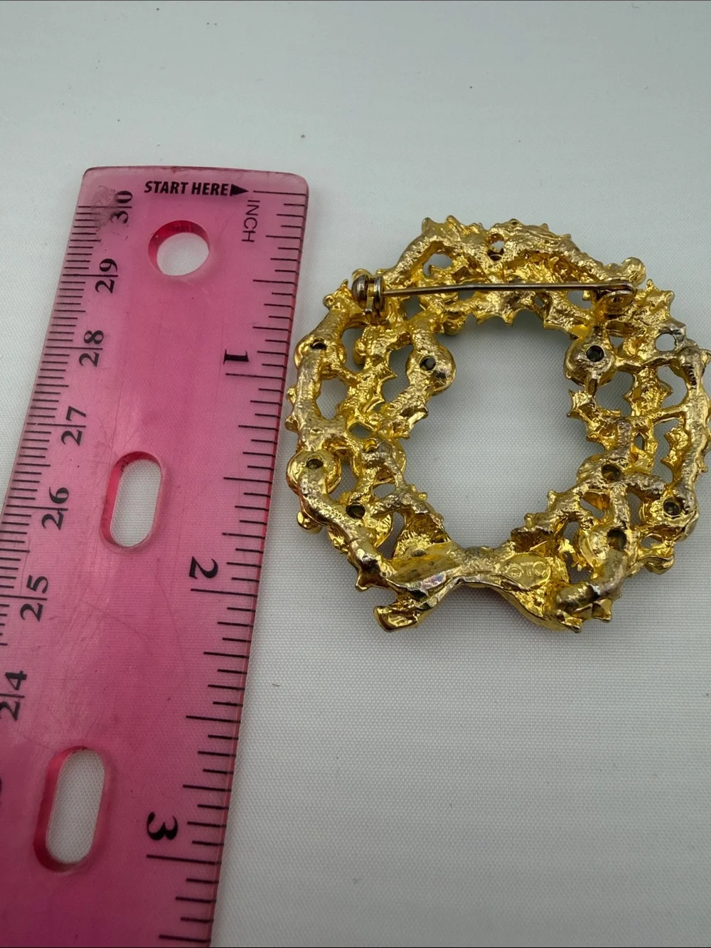 Festive vintage Red and Green Wreath Brooch with Rhinestones